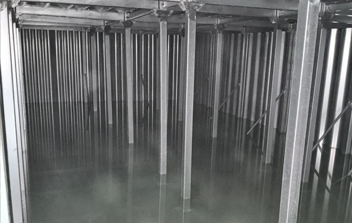 Tie-Rod-Free Water Tank