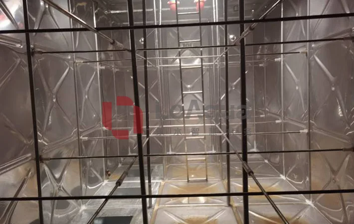 Composite stainless steel water tank inside