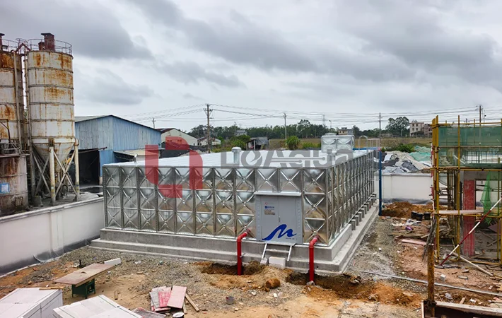 Distributed solar power generation project water tank